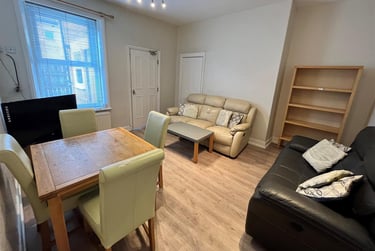 5 bed house, Sixth Avenue, Heaton, Newcastle, NE65YN - Image 1